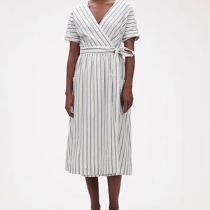 GAP short sleeve wrap front dress